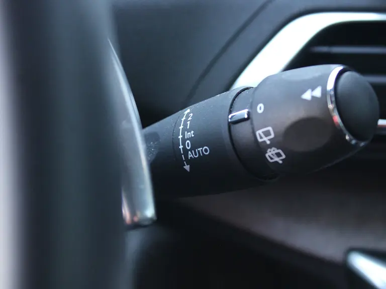 Peugeot 3008 GT 1.2 PureTech 130PK EAT8 Automaat Navigatie, Achteruitrijcamera, Keyless, Stoelverwarming, Elektrische Kofferbak afbeelding 22
