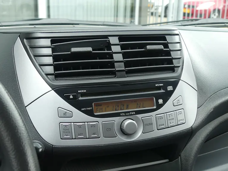 Suzuki Alto 1.0 Comfort EASSS Airconditioning, Stootlijsten, Centrale deurvergrendeling afbeelding 16