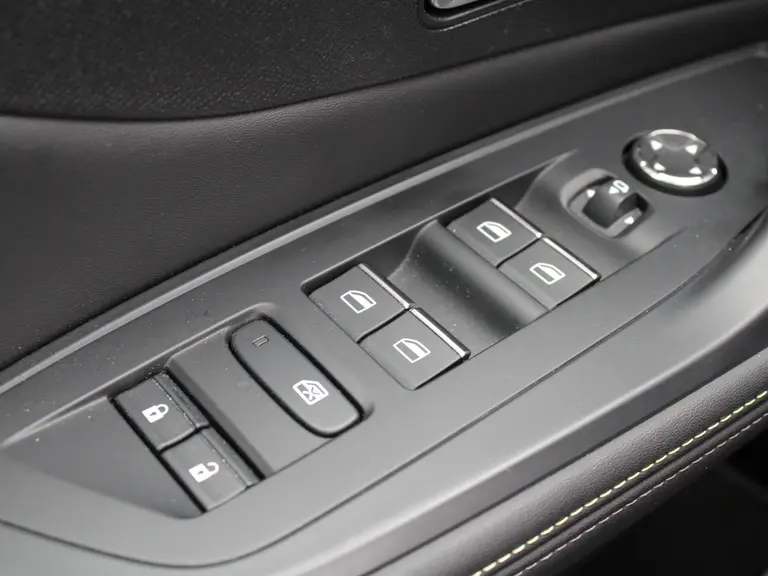 Peugeot 408 GT 1.2 PureTech 130PK EAT8 Automaat Navigatie, Rondomzichtcamera, Stoelverwarmig, Massage, Stuurverwarming, Panoramadak, Trekhaak afbeelding 24
