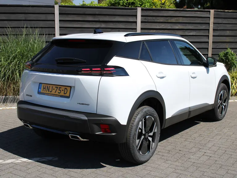 Peugeot 2008 Allure 1.2 Hybrid 145PK e-DSC6 Automaat Navigatie, Keyless, Parkeersensoren, Draadloze telefoonlader, Halflederen Bekleding afbeelding 9