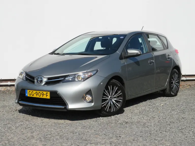 Toyota Auris 1.6 Now, 2e Eig. Parkeersensoren en Navigatie, Cruise en Climate Control afbeelding 27