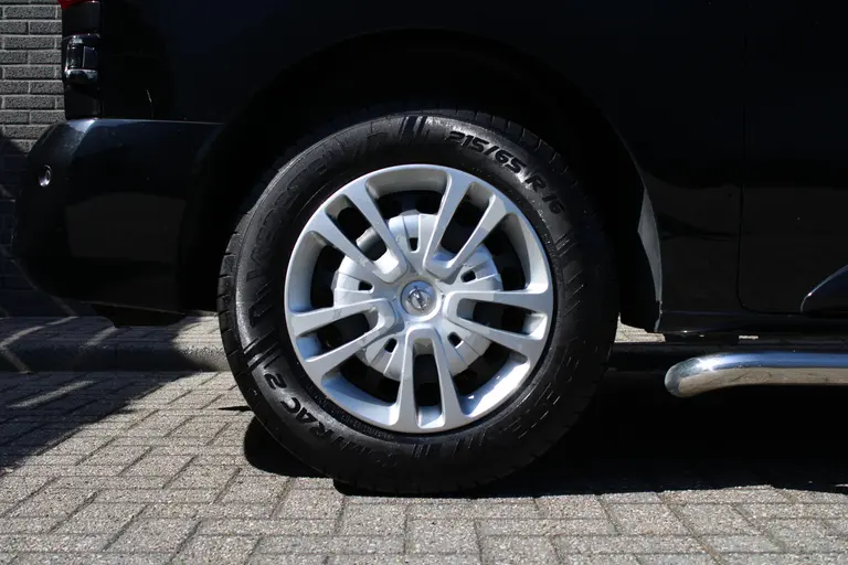 Opel Vivaro 1.5 CDTI 120PK L2H1 Edition, Trekhaak, Camera, Navigatie, Carplay/Android Auto Airco, Trekhaak,  Navigatie, Achteruitrijcamera afbeelding 26