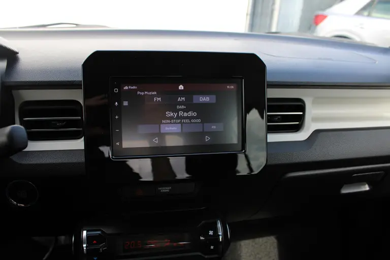 Suzuki Ignis 1.2 Smart Hybrid Style, Automaat , Parkeersensoren, Cruise-Control en ORG NL Auto!! afbeelding 17