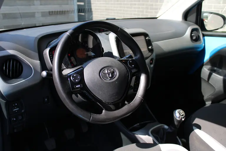 Toyota Aygo 1.0 VVT-i x-nav Achteruitrijcamera, Navigatie, Airco, Bluetooth afbeelding 23
