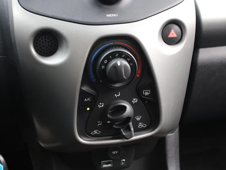 Peugeot 108 Active 1.0 e-VTi 68PK Airco, Bluetooth, Elektrische Ramen Voor, LED Dagrijverlichting afbeelding 18
