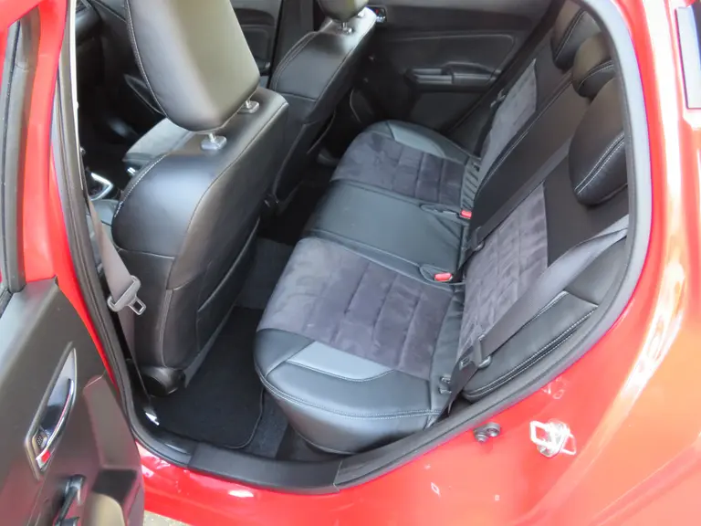 Suzuki Swift 1.2 Comfort Smart Hybrid, Dealer onderhouden, Alcantara bekleding en Dakspoiler afbeelding 9