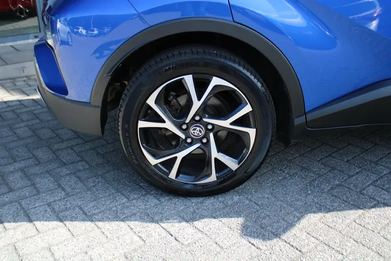 Toyota C-HR 2.0 Hybrid Dynamic , Automaat, Voorruit/Stuurwiel verwarmd, Dealer onderhouden! afbeelding 6