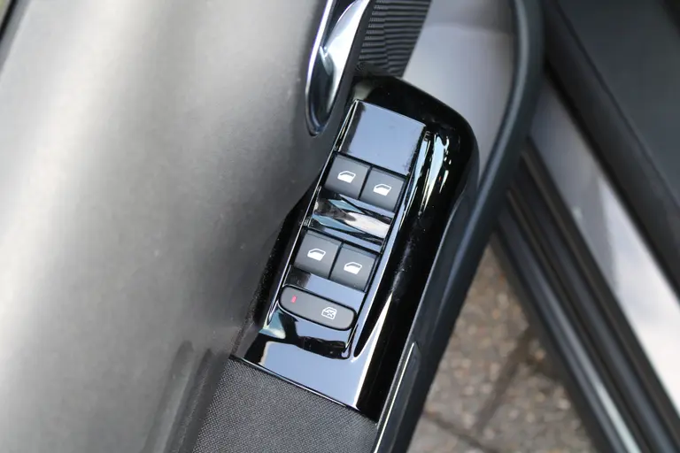 Citroën C3 1.2 PureTech Max 110pk, Automaat, Cruise/Climate Control, Applecarpl./Andr. Auto, Keyless Entry/Start afbeelding 14