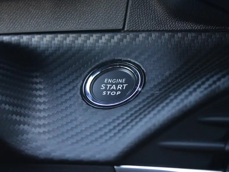 Peugeot 208 GT 1.2 Hybrid 145PK e-DCS6 Automaat Navigatie, Rondomzichtcamera, Keyless, Massage, Stoelverwarming, Parkeersensoren afbeelding 27