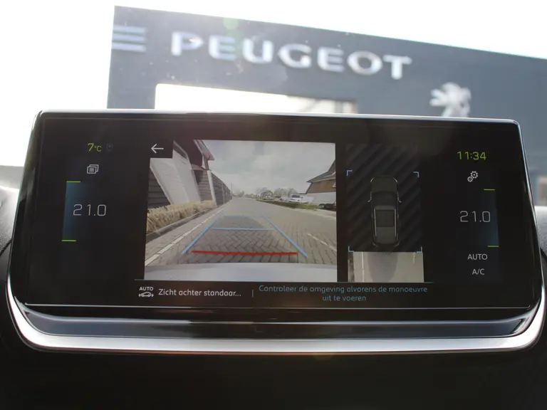 Peugeot e-2008 EV GT 50 kWh Navigatie, Lichtmetalen velgen 18 inch, Keyless Entry, Dodehoek detectie afbeelding 31