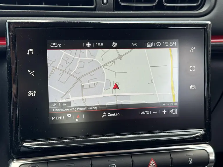 Citroën C3 Shine 1.2 PureTech 82PK Navigatie, Achteruitrijcamera, Keyless, Stoelverwarming, Parkeersensoren afbeelding 26