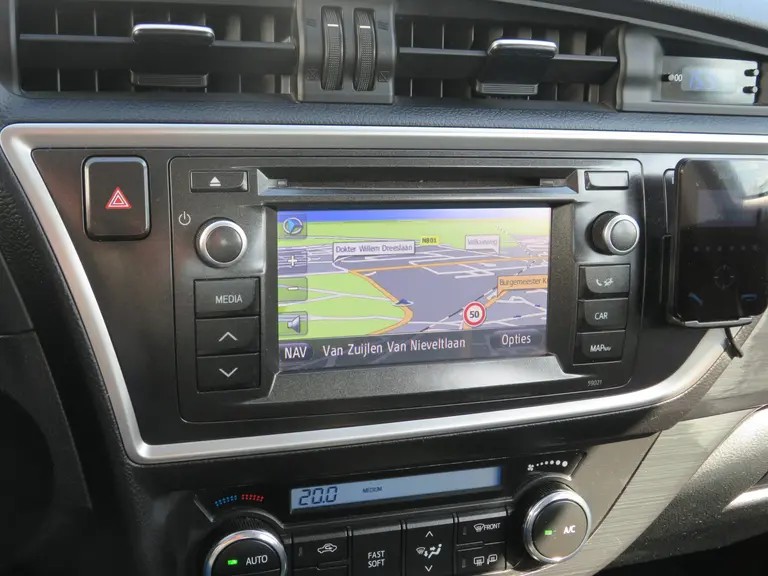 Toyota Auris 1.6 Now, 2e Eig. Parkeersensoren en Navigatie, Cruise en Climate Control afbeelding 18