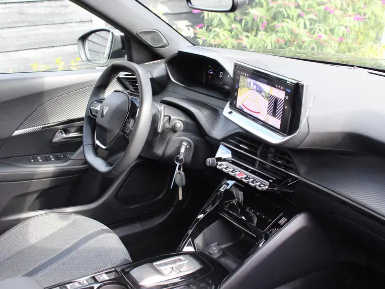 Peugeot 2008 Allure 1.2 PureTech 130PK EAT8 Automaat Navigatie, Camera Voor & Achter, Adaptieve Cruise Control, Dodehoek, Parkeersensoren afbeelding 15