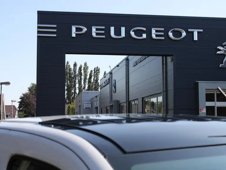 Peugeot Partner 1.5 BlueHDi 130PK EAT8 Automaat L1 White & Black Edition, Navigatie, Airconditioning, Camera Achter + Zijkant, Parkeerhulp voor & achter, Trekhaak afbeelding 18