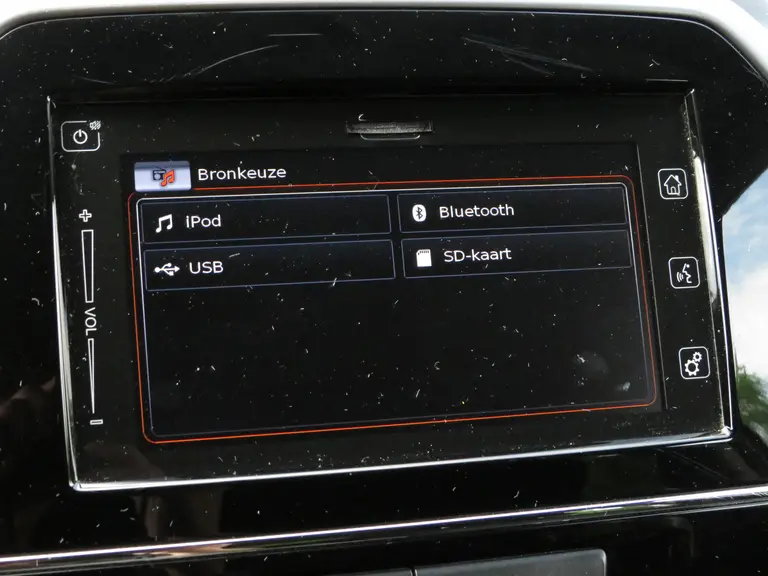 Suzuki Vitara 1.0 Boosterjet Select 1e Eig, Dealer Onderhouden, Cruise control En Android/Apple Carplay afbeelding 17