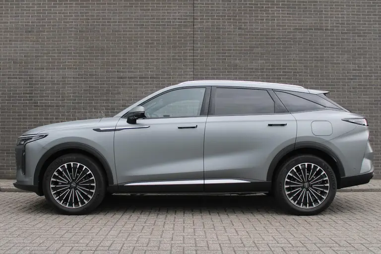 Omoda 9 SHS PHEV Premium 34,46 kWh Super Hybrid System, 20"LM velgen, Elek.schuif/kanteldak, Camera voor/achter, 1.500 kg trekgewicht afbeelding 3