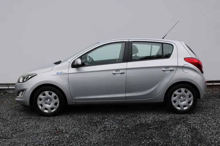 Hyundai i20 1.2i i-Motion 5-Deurs Afneembare Trekhaak, Airco, Parkeersensoren Achter, Radio/CD Speler afbeelding 3