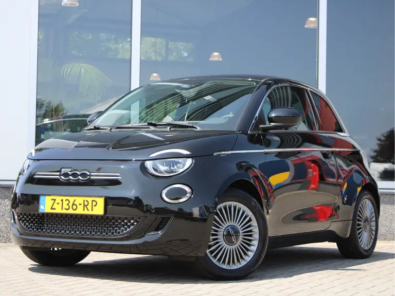 Fiat 500 42 kWh inclusief batterijtest Cruise en Climate Control, Parkeersensoren Voor en Achter, Carplay/Android Auto afbeelding 13