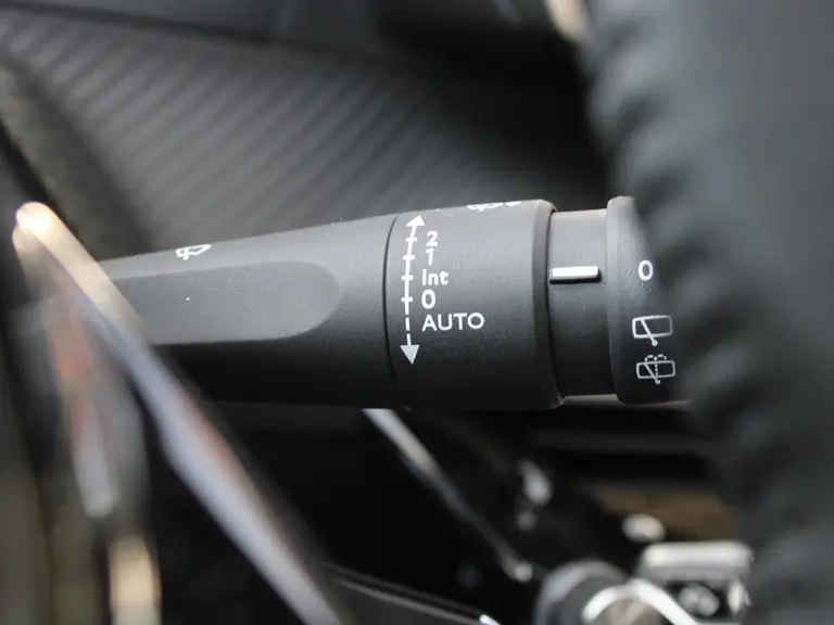 Peugeot 208 1.2 PureTech 100PK Allure Navigatie, Stoelverwarming, Camera achter, Parkeerhulp voor & Achter, Lichtmetalen velgen afbeelding 27