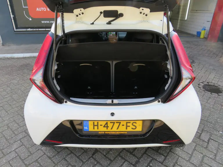 Toyota Aygo 1.0 VVT-i x-joy 1e Eigenaar, Dealer onderhouden, Achteruitrijcamera en LM-Velgen afbeelding 9