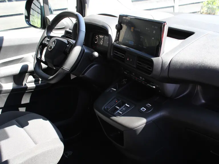 Citroën Berlingo 1.5 BlueHDi 130PK EAT8 Automaat L1 Keyless Entry & Start, Parkeersensoren Achter, Stoel, Stuur & Voorruitverwarming, Apple Carplay, Android Auto afbeelding 13