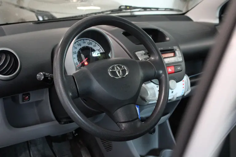 Toyota Aygo 1.0-12V Now Airco, Elektrische Ramen, Centrale Vergrendeling, Radio afbeelding 4