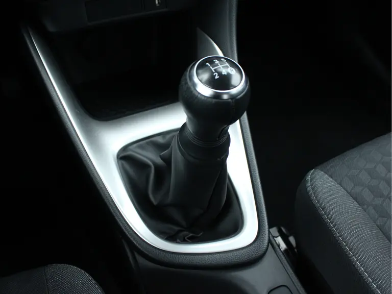 Toyota Yaris 1.0 VVT-i Active Cruise Control, Airco, Lichtmetalen Velgen, Bluetooth, Achteruitrijcamera afbeelding 17