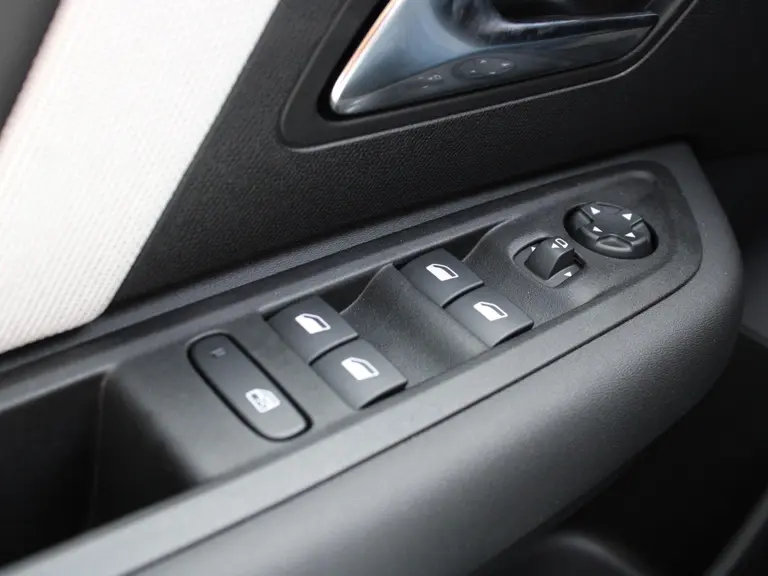 Citroën C4 Max 1.2 Hybrid 136PK e-DCS6 Automaat Navigatie, Rondomzichtcamera, Headup, Adaptieve Cruise, Keyless, Stuur, Stoel en Voorruitverwarming afbeelding 16