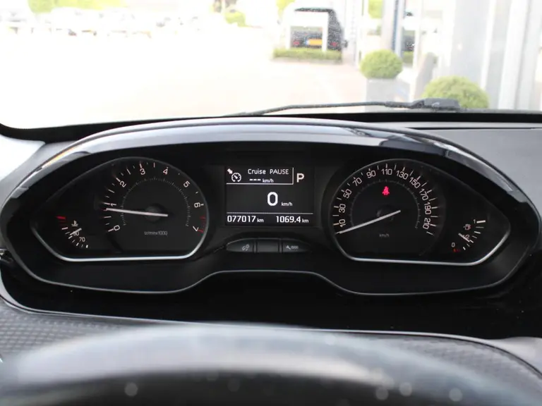 Peugeot 208 1.2 PureTech Allure 110PK EAT6 Automaat afbeelding 15
