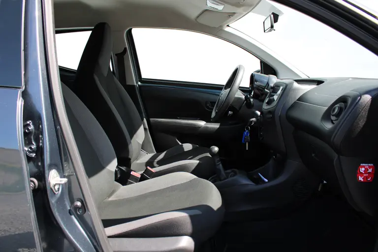 Toyota Aygo 1.0 VVT-i x-fun Elektr. ramen voor, Start/Stop Systeem, Airco, All-Season banden afbeelding 21