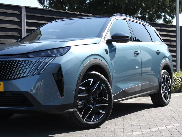 Peugeot 5008 1.2 Hybrid 136PK GT e-DCS6 Automaat 7P Alcantara Leder, Navigatie, Camera 360, Panoramisch-Open Dak, Elektrische Achterklep afbeelding 2
