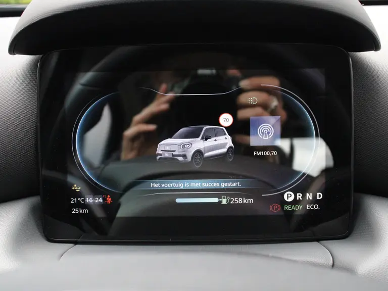 Leapmotor T03 Design 37.3 kWh Navigatie, Camera achter, Parkeerhulp achter, Audio, Keyless Start, Lichtmetalen velgen afbeelding 18