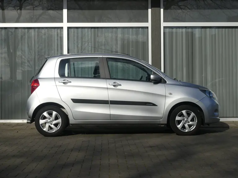 Suzuki Celerio 1.0 Exclusive Automaat, Dealer O.h., Achteruitrij Camera, Navigatie, Airco Stootlijsten, Lichtmetalen velgen. afbeelding 4
