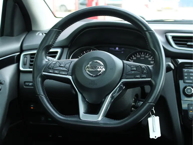 Nissan QASHQAI 1.2 N-Connecta Automaat Trekhaak, Panoramadak, Cruise en Climate Control, Achteruitrijcamera afbeelding 27