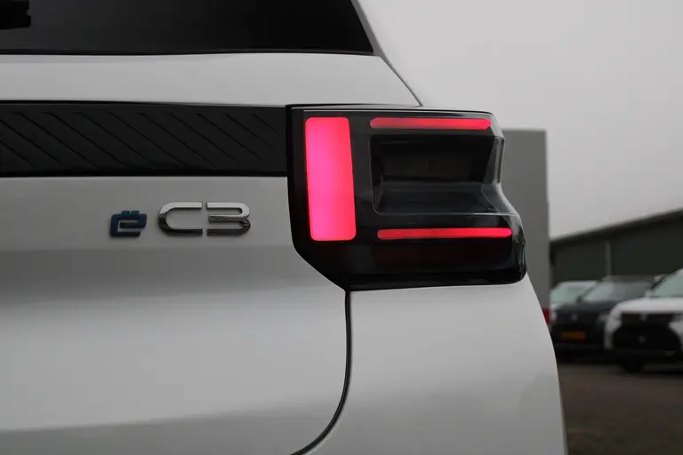 Citroën ë-C3 Max 44 kWh Interieur Voorverwarming, Head-Up Display, Cruise en Climate Control, Carplay/Android Auto afbeelding 8