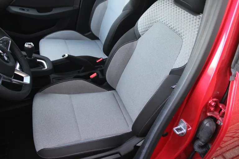 Mitsubishi Colt 1.0T MT Intense Cruise/Climate control, 16"LM velgen, Camera, Apple carplay/Android auto, Parkeersensoren V+A afbeelding 28