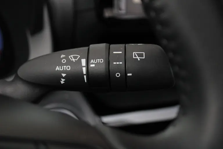 Toyota Yaris Cross 1.5 Hybrid Explore Achteruitrijcamera, Cruise Control Adaptief, Navigatie, Stoelverwarming afbeelding 32