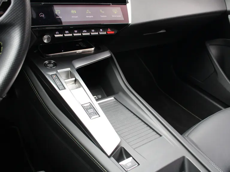 Peugeot 408 GT 1.2 PureTech 130PK EAT8 Automaat Navigatie, Rondomzichtcamera, Stoelverwarmig, Massage, Stuurverwarming, Panoramadak, Trekhaak afbeelding 45