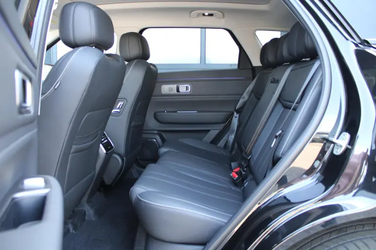 Jaecoo 7 PHEV Exclusive *Meer informatie volgt Jaecoo 7 Exclusive Automaat, Schuif-Kanteldak, 1500 KG trekgewicht, Navigatie, 19" LM velgen, Elektrische achterklep, Luxe lederen bekleding, 7 jaar garantie afbeelding 17