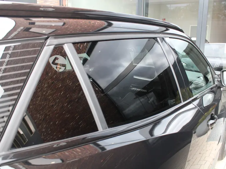 Peugeot 2008 GT 1.2 PureTech 130PK EAT8 Alcantara, Stoelverwarming, Camera, Navigatie, Cruise controle adaptief afbeelding 13