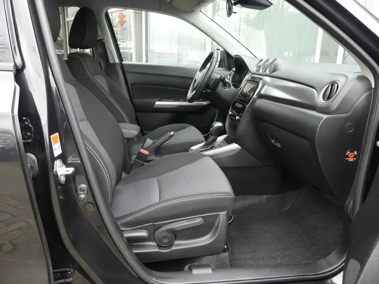 Suzuki Vitara 1.5 Hybrid Select Automaat, All season banden, adaptive Cruise, Camera afbeelding 8