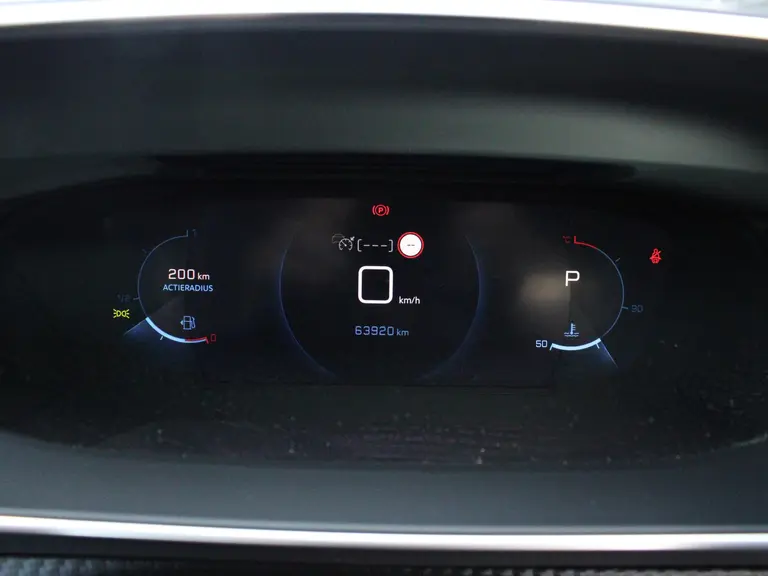 Peugeot 2008 GT Pack 1.2 PureTech 130PK EAT8 Automaat Panoramisch schuifkanteldak, Luxe Alcantara bekleding, Focal Hifi, Trekhaak afbeelding 21