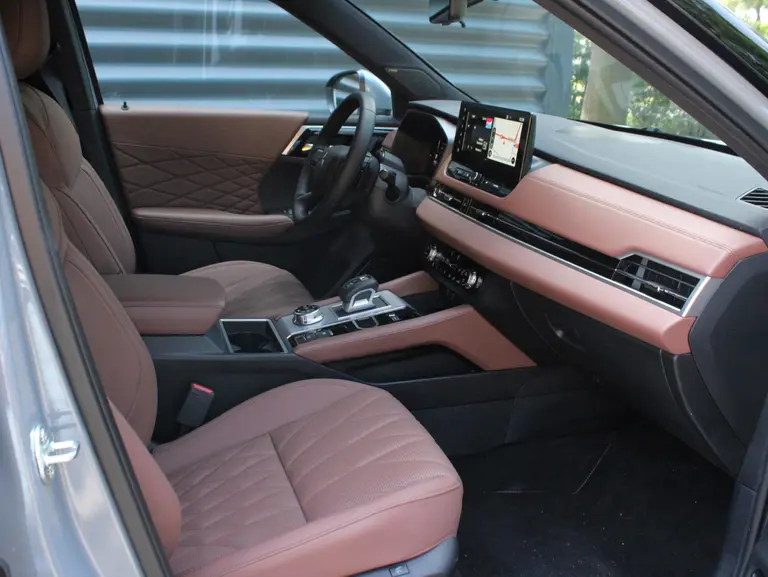 Mitsubishi Outlander 2.4 PHEV Instyle+ Lederen Interieur, Elektrisch Glazen Panoramadak, Stoelventilatie, Yamaha Audio afbeelding 52