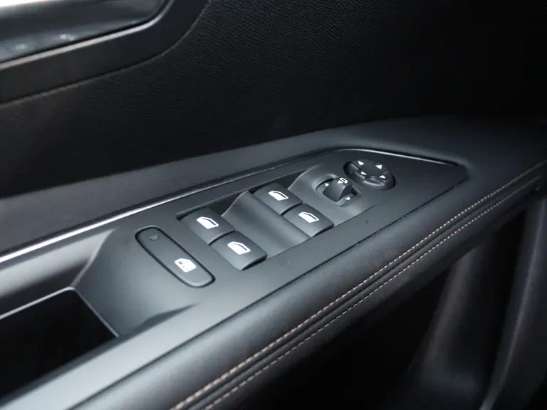 Peugeot 3008 GT 1.2 PureTech 130PK EAT8 Automaat Navigatie, Keyless, Achteruitrijcamera, Elektrische Achterklep, Apple Carplay, Android Auto afbeelding 18