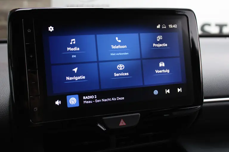 Toyota Yaris Cross 1.5 Hybrid Dynamic Navigatie, Achteruitrijcamera, Climate Control, Bluetooth afbeelding 23
