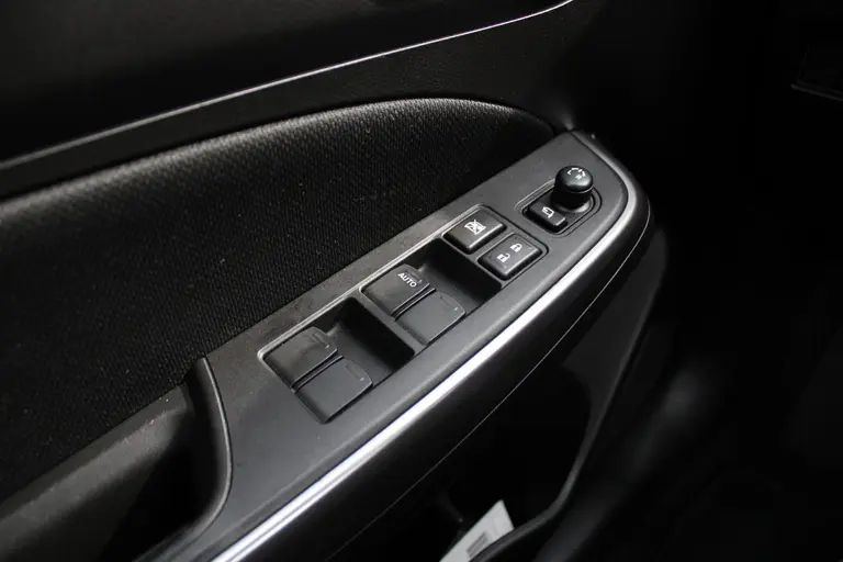 Suzuki Swift 1.2 Style Smart Hybrid CVT Automaat Navigatie, Cruise Control Adaptief, Stoelverwarming, Achteruitrijcamera, Parkeersensoren Achter afbeelding 32