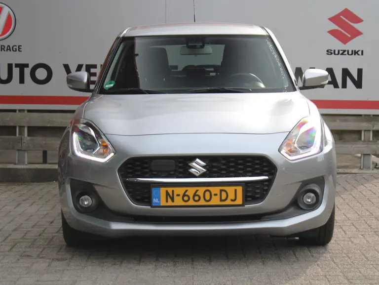 Suzuki Swift 1.2 Style Smart Hybrid CVT Automaat Navigatie, Cruise Control Adaptief, Stoelverwarming, Achteruitrijcamera, Parkeersensoren Achter afbeelding 10