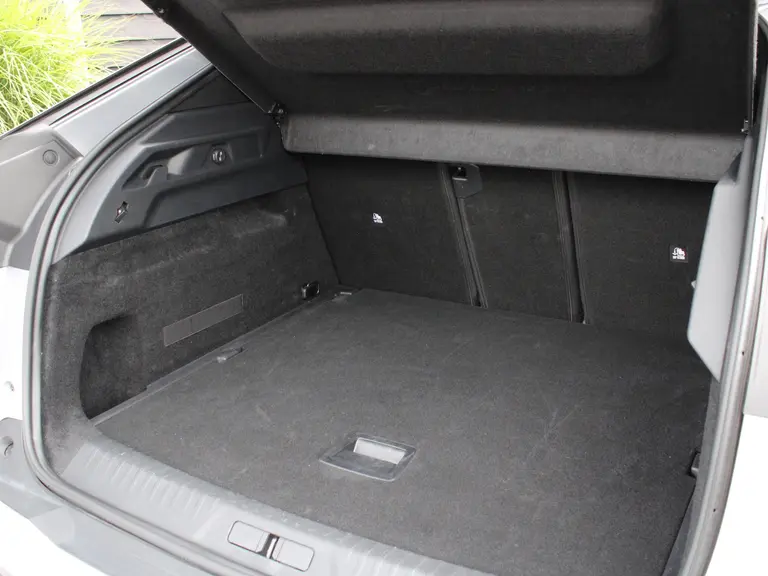 Peugeot 3008 Allure 1.2 Hybrid 136PK e-DCS6 Automaat Navigatie, Rondomzichtcamera, Stoel & Stuurwielverwarming, Keyless, Draadloze Telefoonlader afbeelding 13