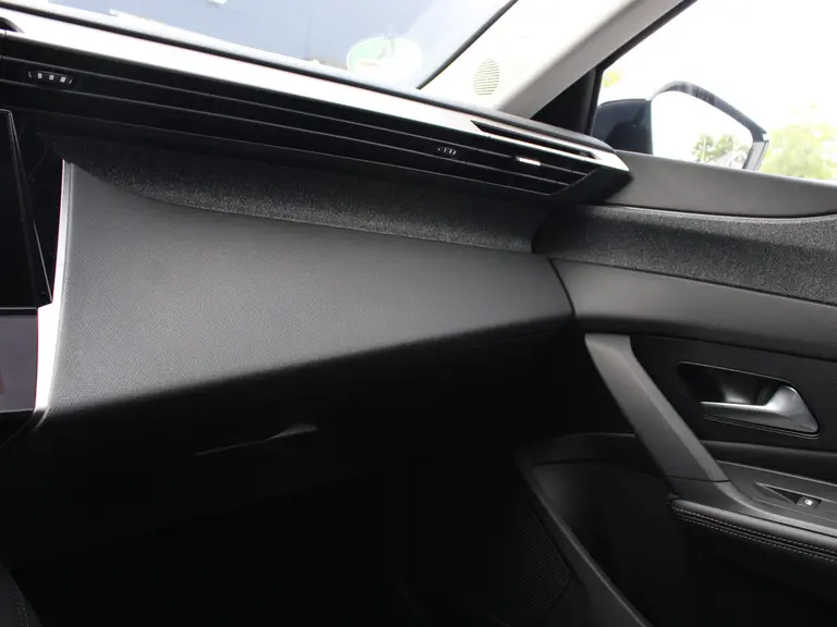 Peugeot 408 Allure 1.6 HYbrid 180PK EAT8 Automaat Navigatie, Rondomzichtcamera, Keyless, Parkeersensoren Voor & Achter, Draadloze Telefoonlader afbeelding 36