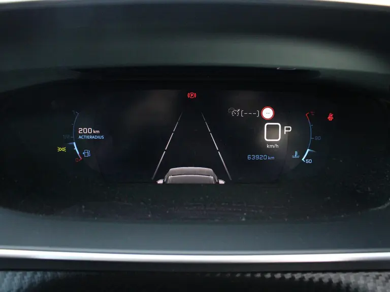 Peugeot 2008 GT Pack 1.2 PureTech 130PK EAT8 Automaat Panoramisch schuifkanteldak, Luxe Alcantara bekleding, Focal Hifi, Trekhaak afbeelding 18